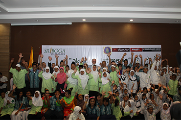 Break Fasting with 23.500 Orphanages